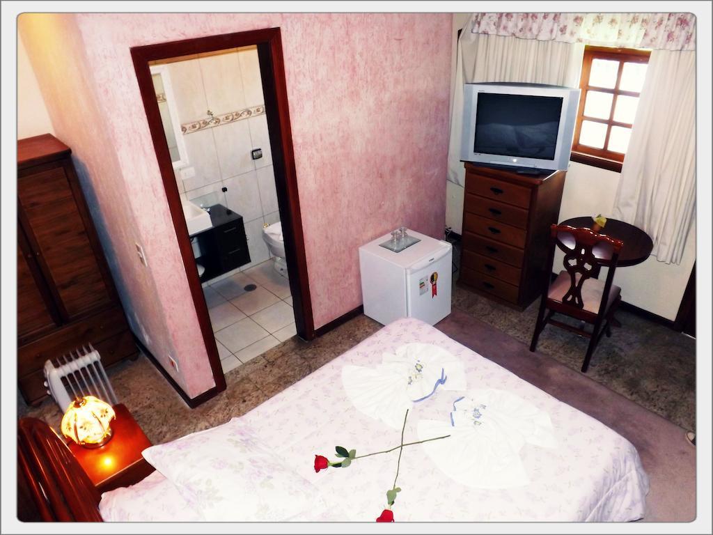 Pousada Das Rosas Campos do Jordao Room photo